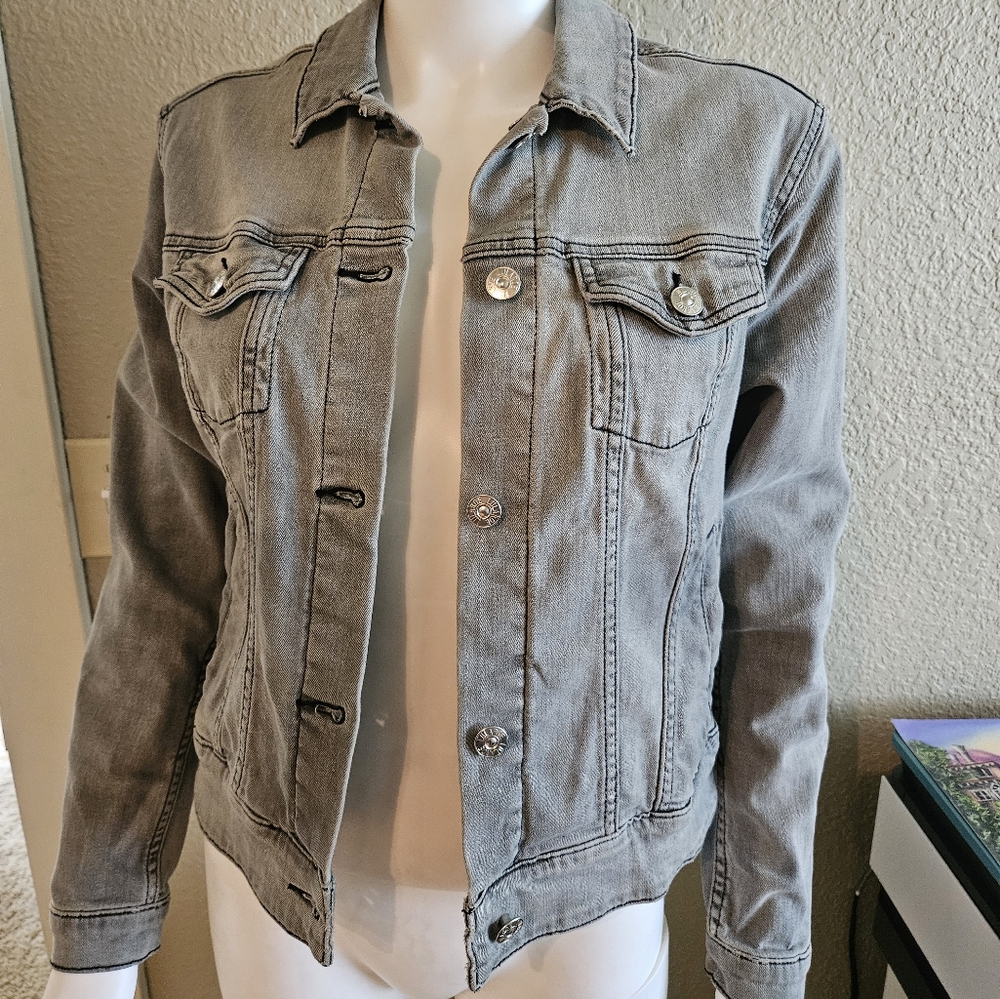 Lularoe Harvey gray denim jacket size small like new